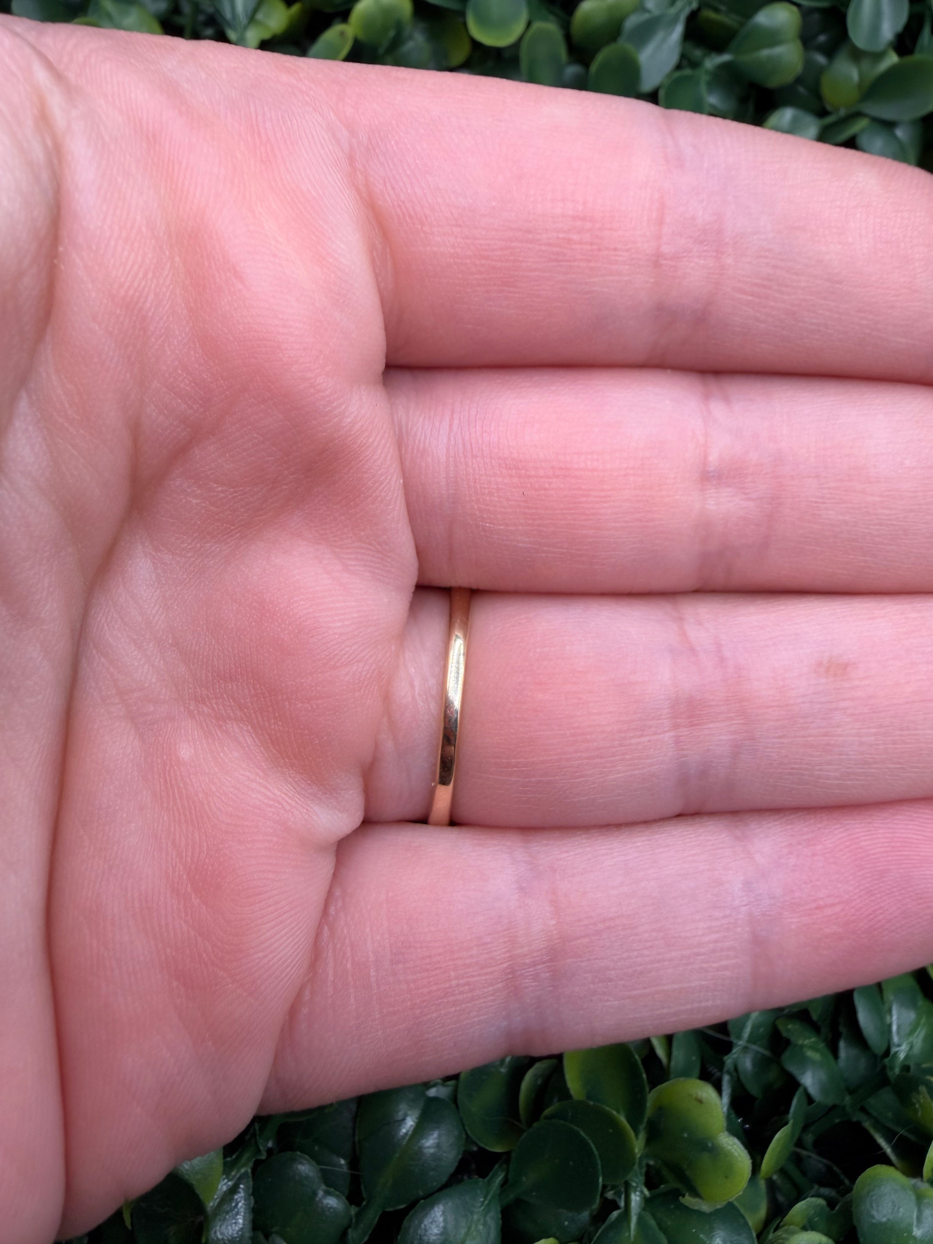 Vintage 10k Yellow Gold and Amethyst Ring size 7.5