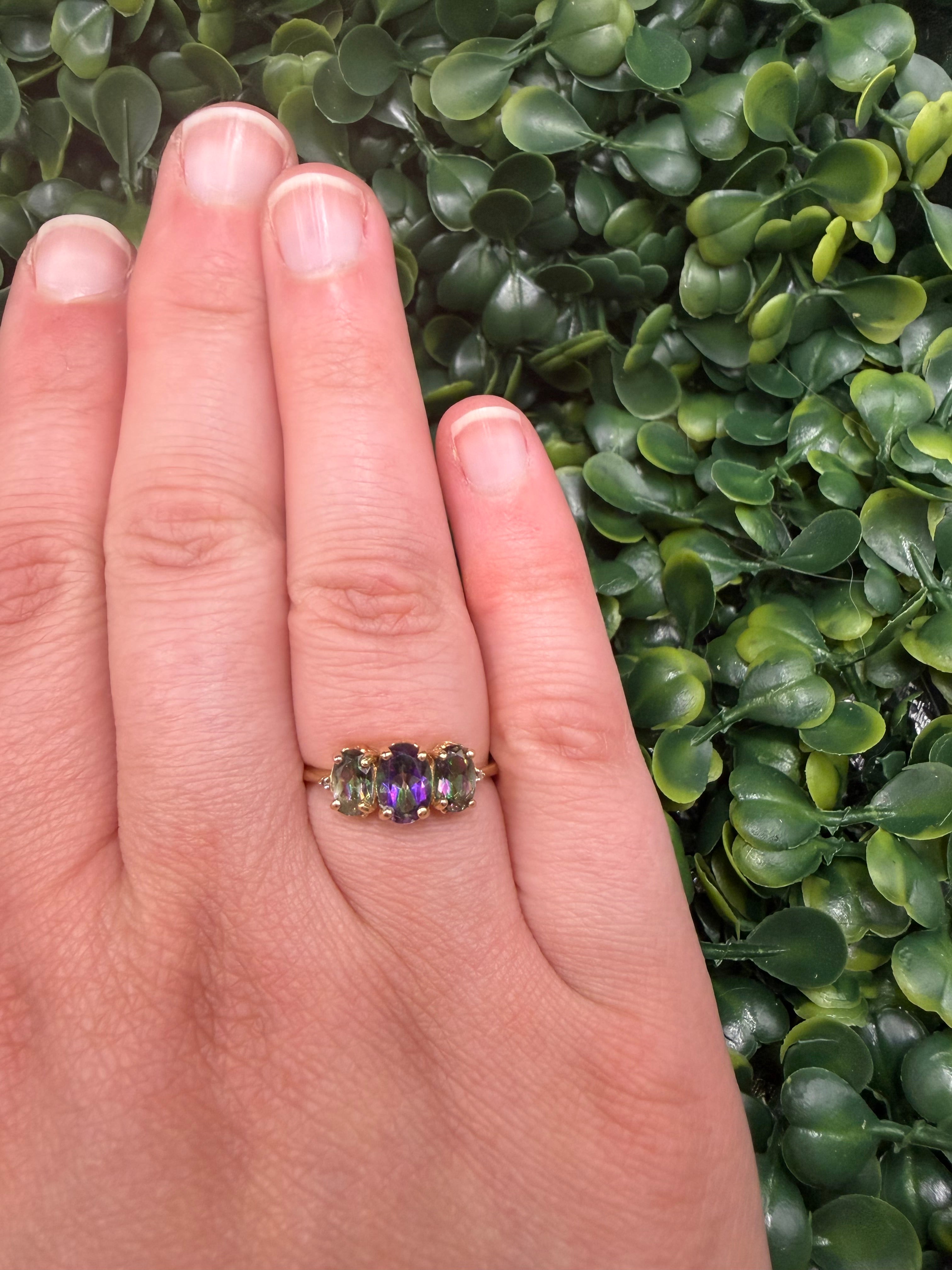 Vintage 10k Yellow Gold Mystic Topaz Ring size 8