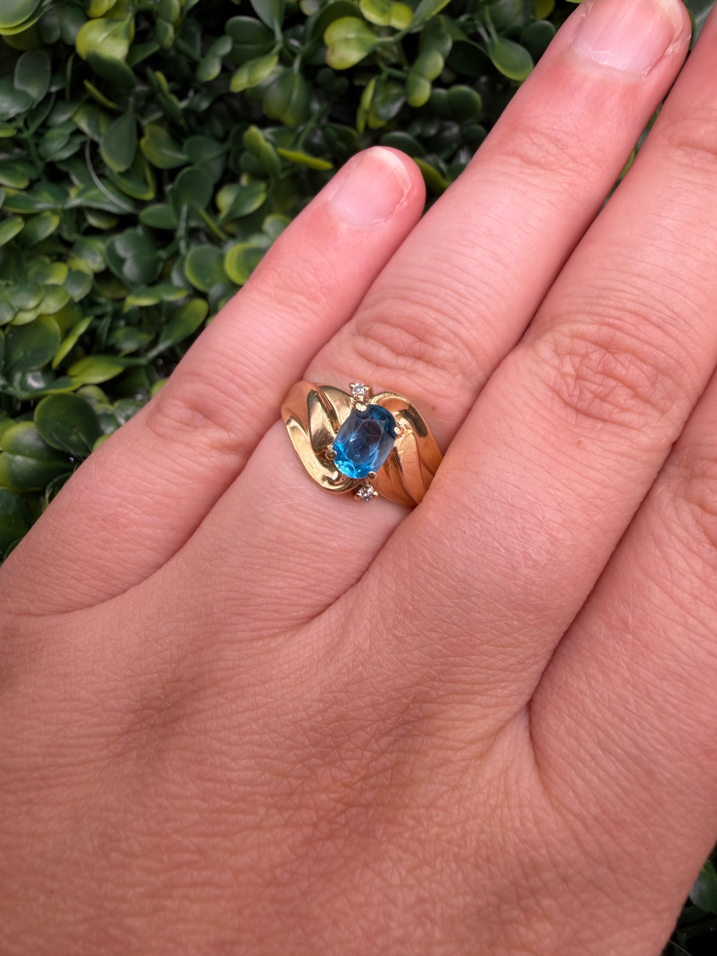 Vintage 10k Yellow Gold Ring w/ Blue Topaz and Diamonds size 6.5