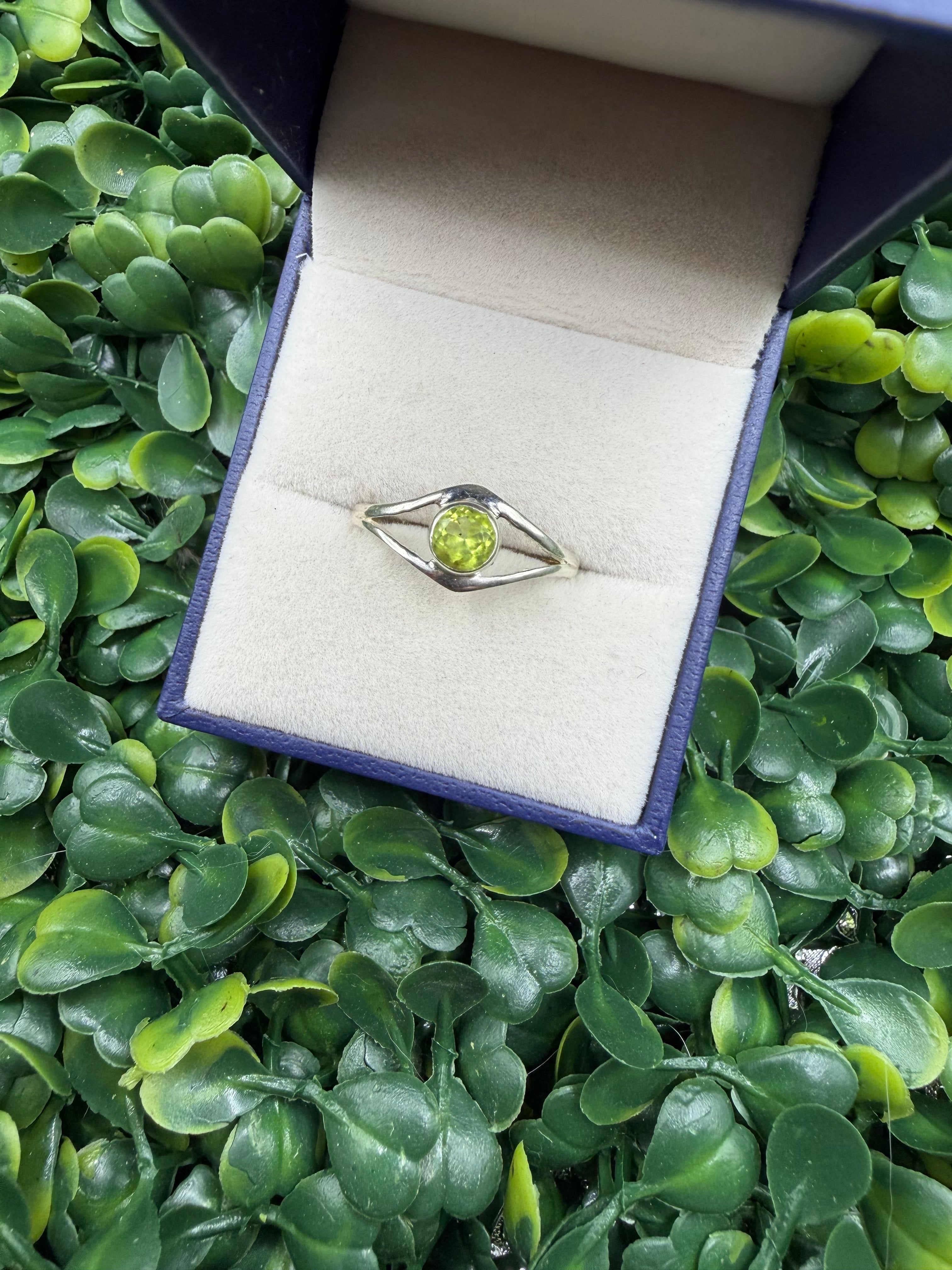 Sterling Silver Peridot Ring size 9.5