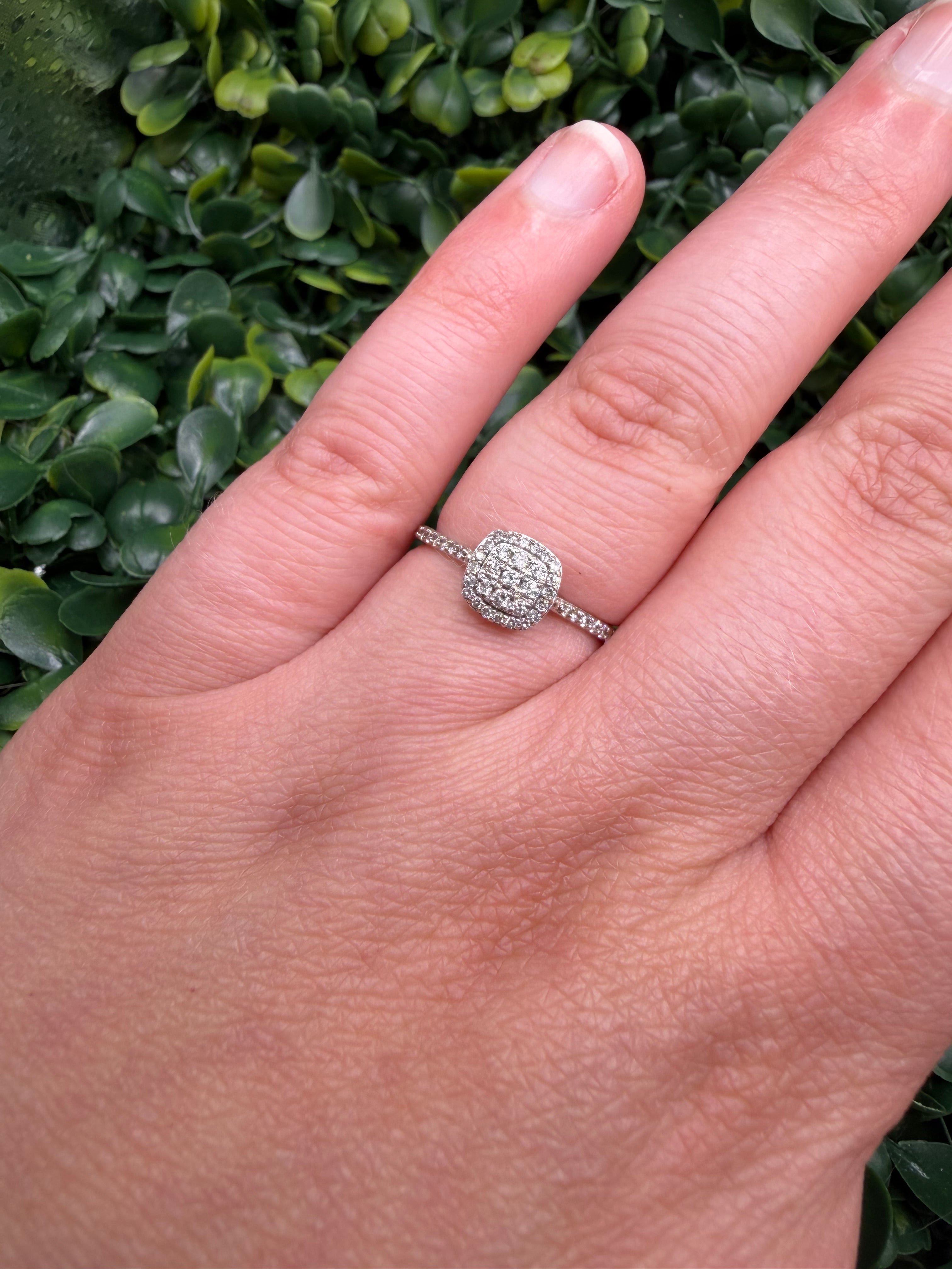 Kay Jewelers 10k White Gold Diamond Ring size 7