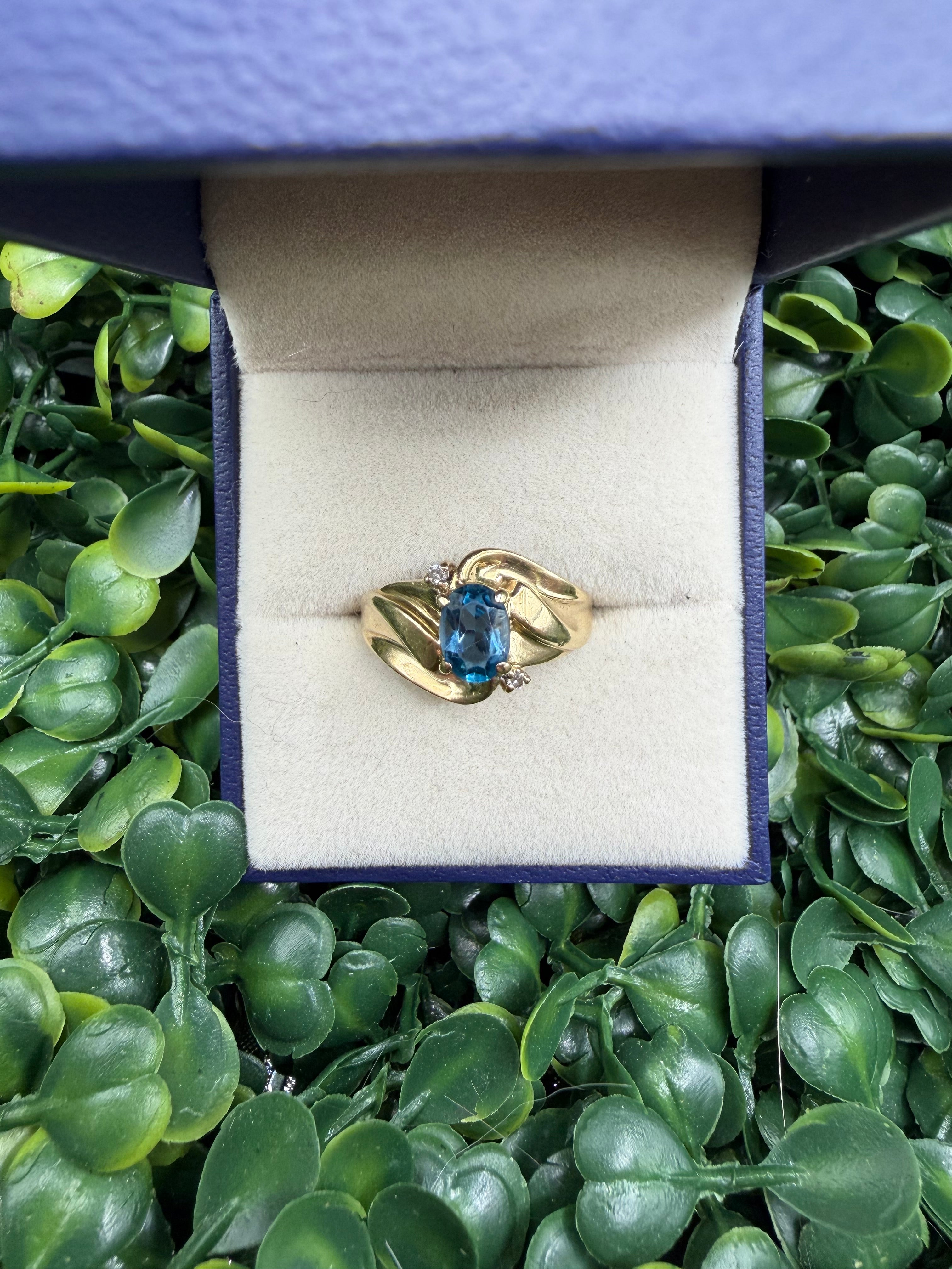 Vintage 10k Yellow Gold Ring w/ Blue Topaz and Diamonds size 6.5