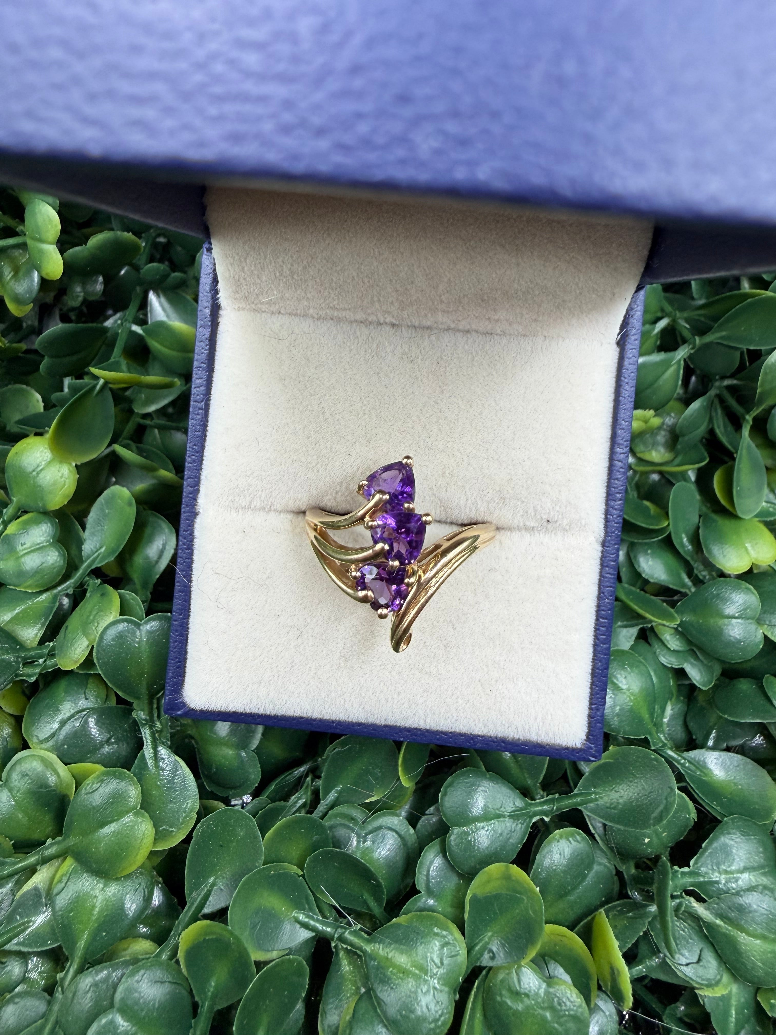 Vintage 10k Yellow Gold and Amethyst Ring size 7.5