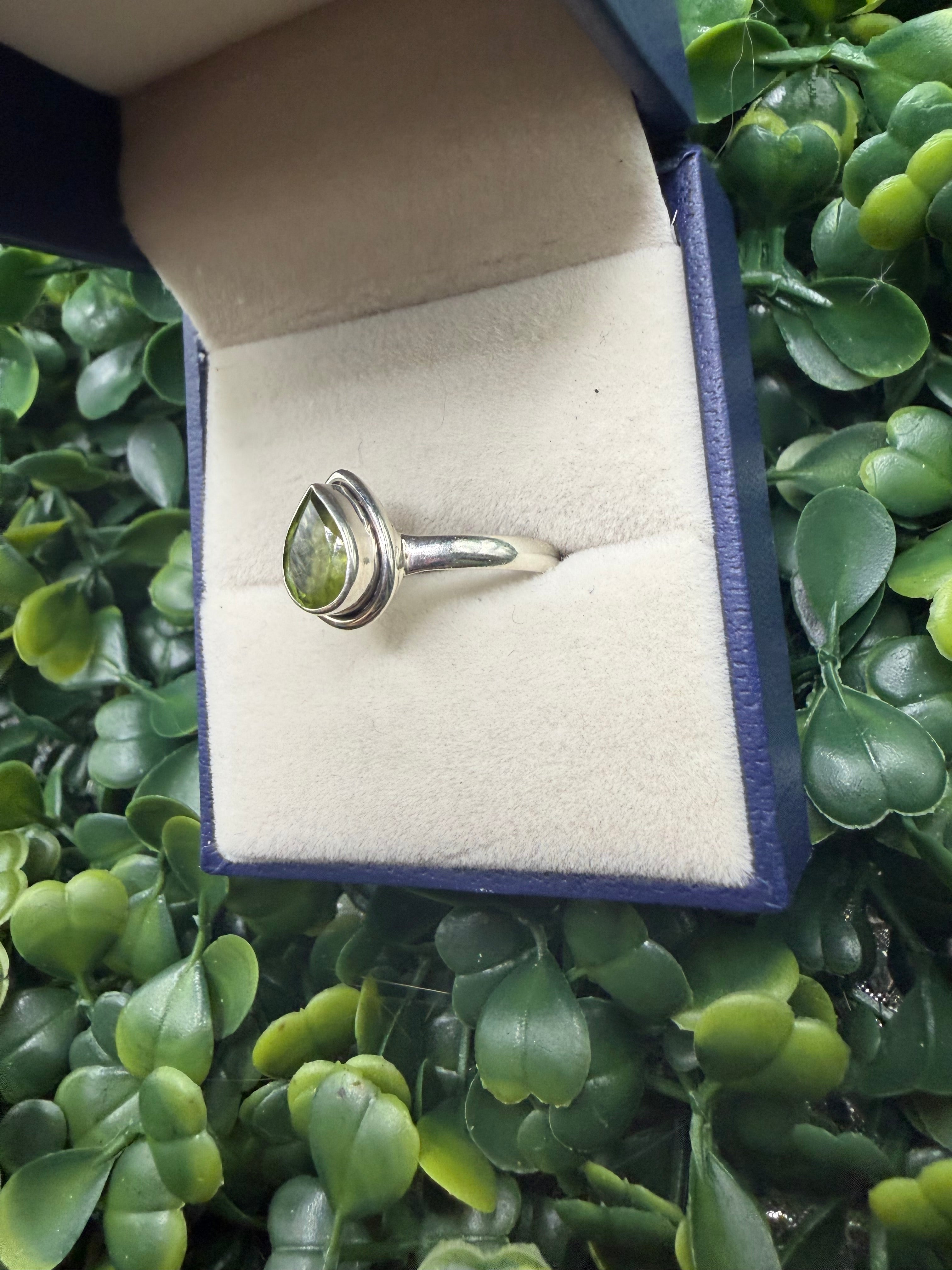 Sterling Silver Bezel Set Peridot Ring size 7
