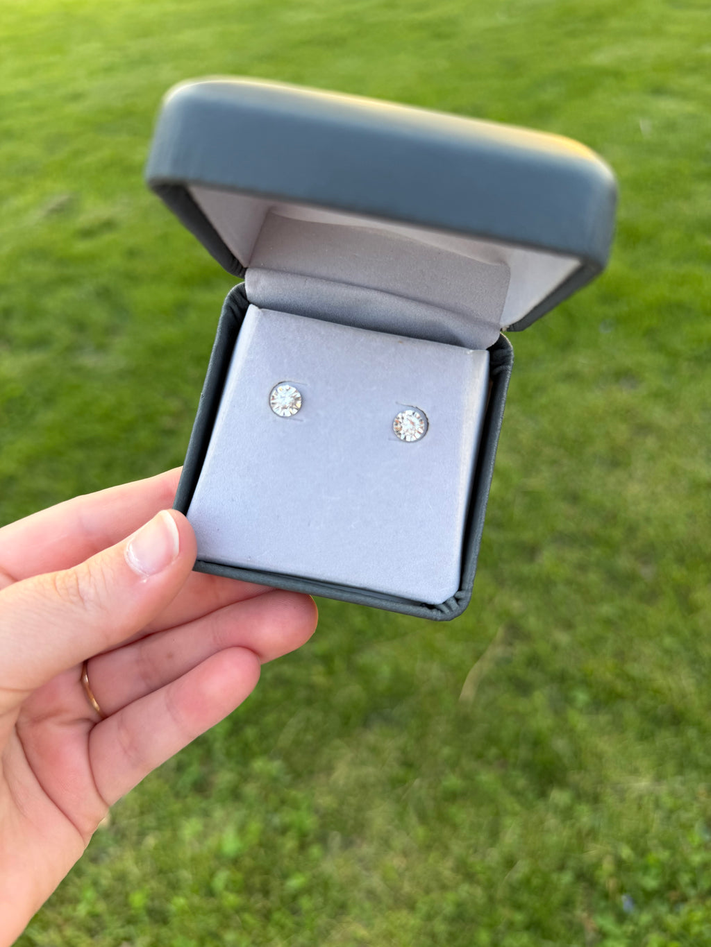 14k White Gold NATURAL Diamond Earrings w/ APPRAISAL!