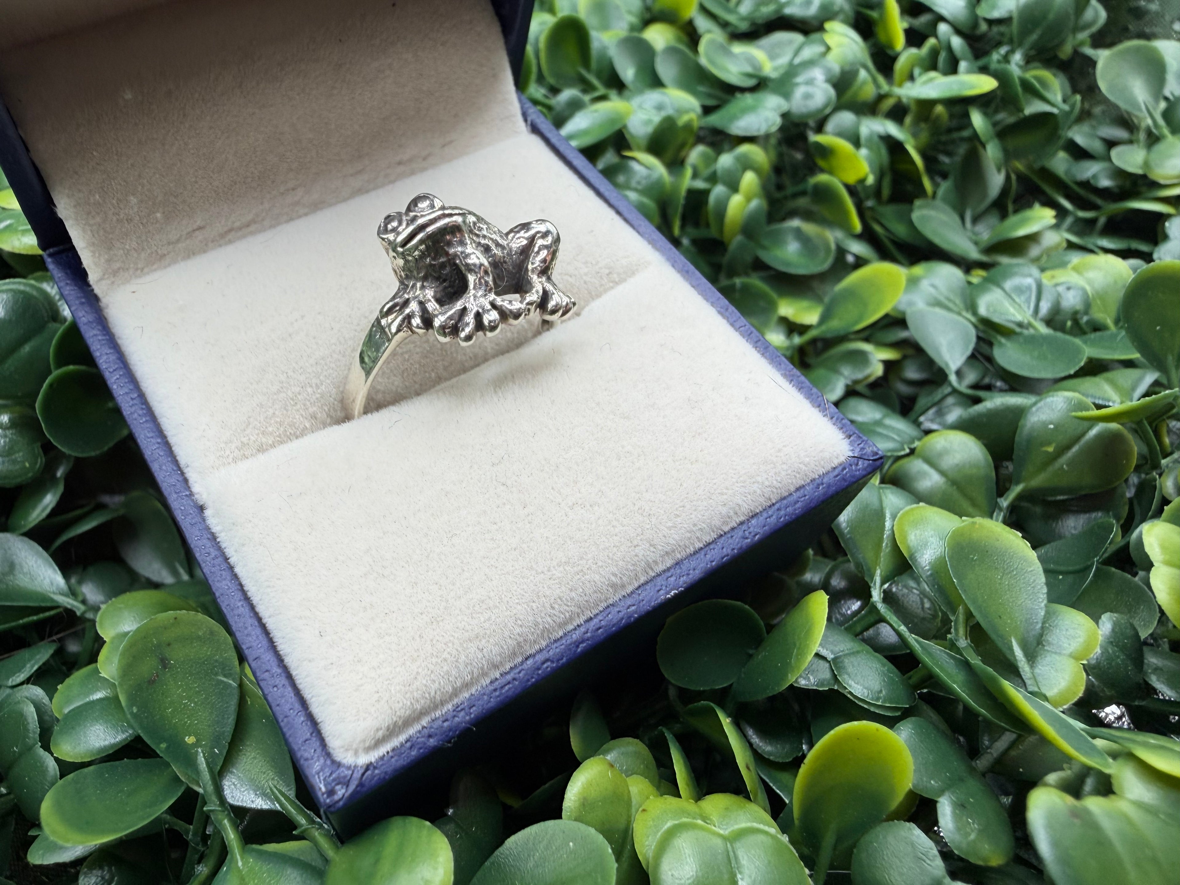 Vintage Sterling Silver Froggy Ring size 6.75