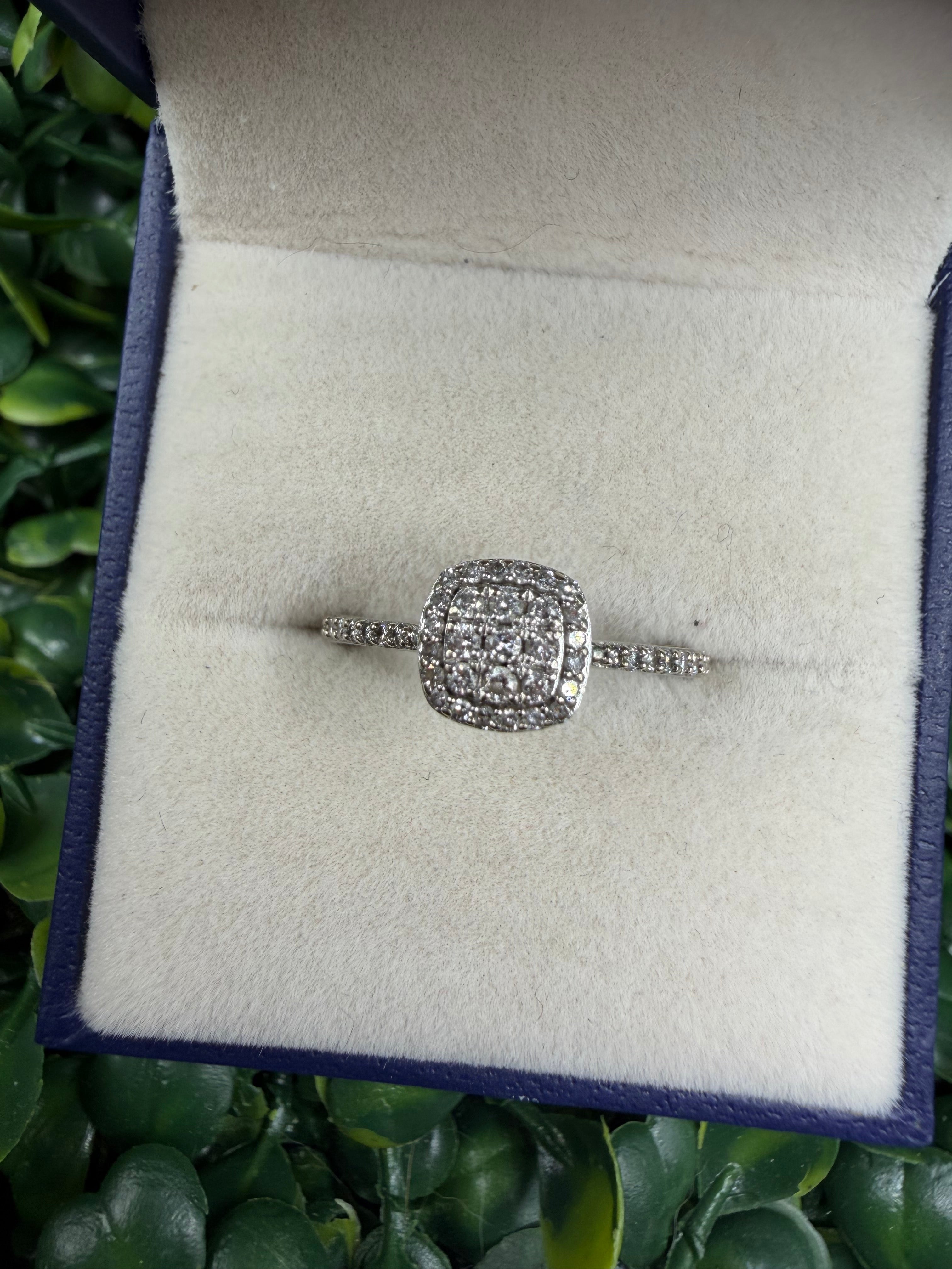 Kay Jewelers 10k White Gold Diamond Ring size 7