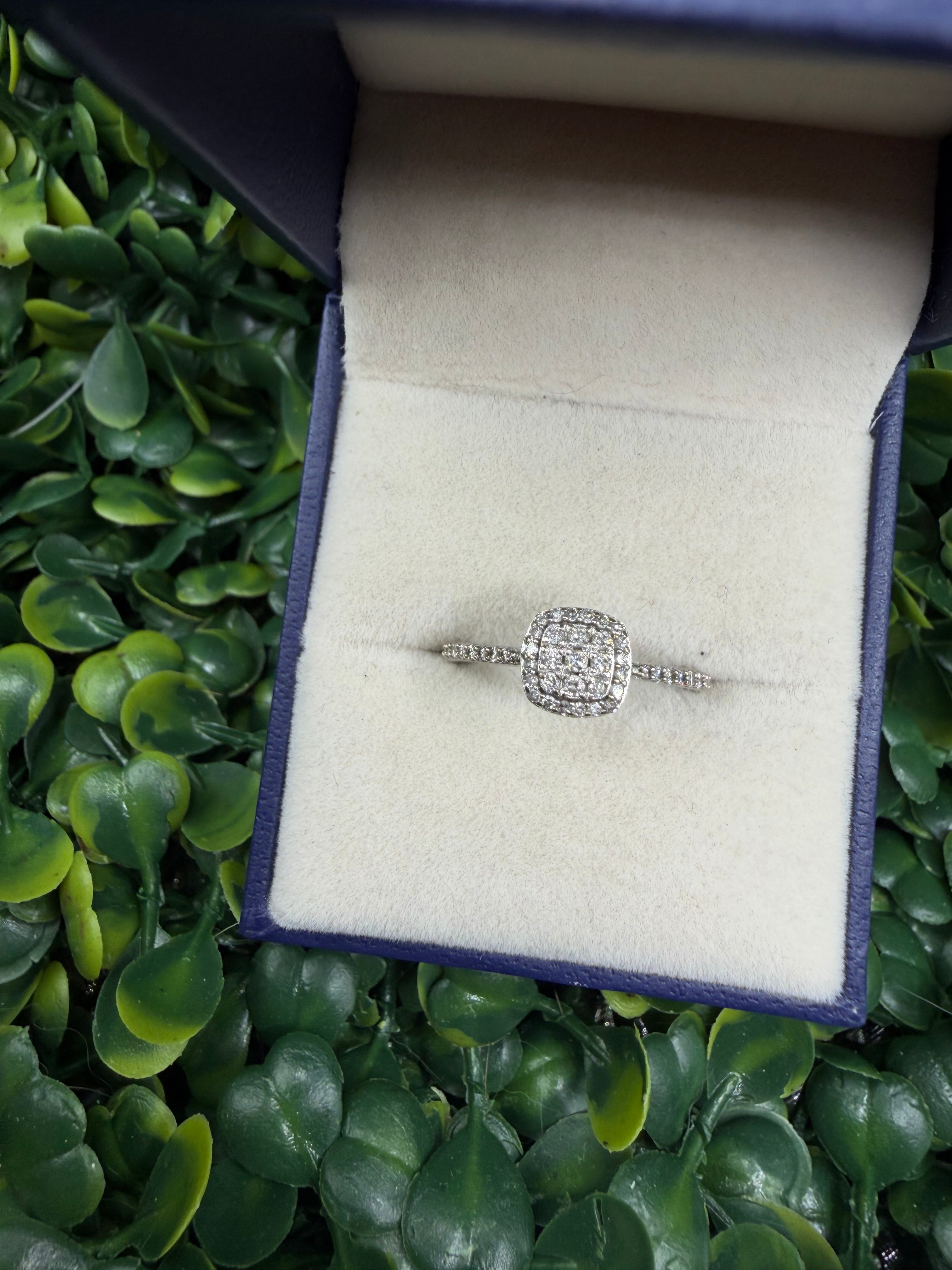Kay Jewelers 10k White Gold Diamond Ring size 7