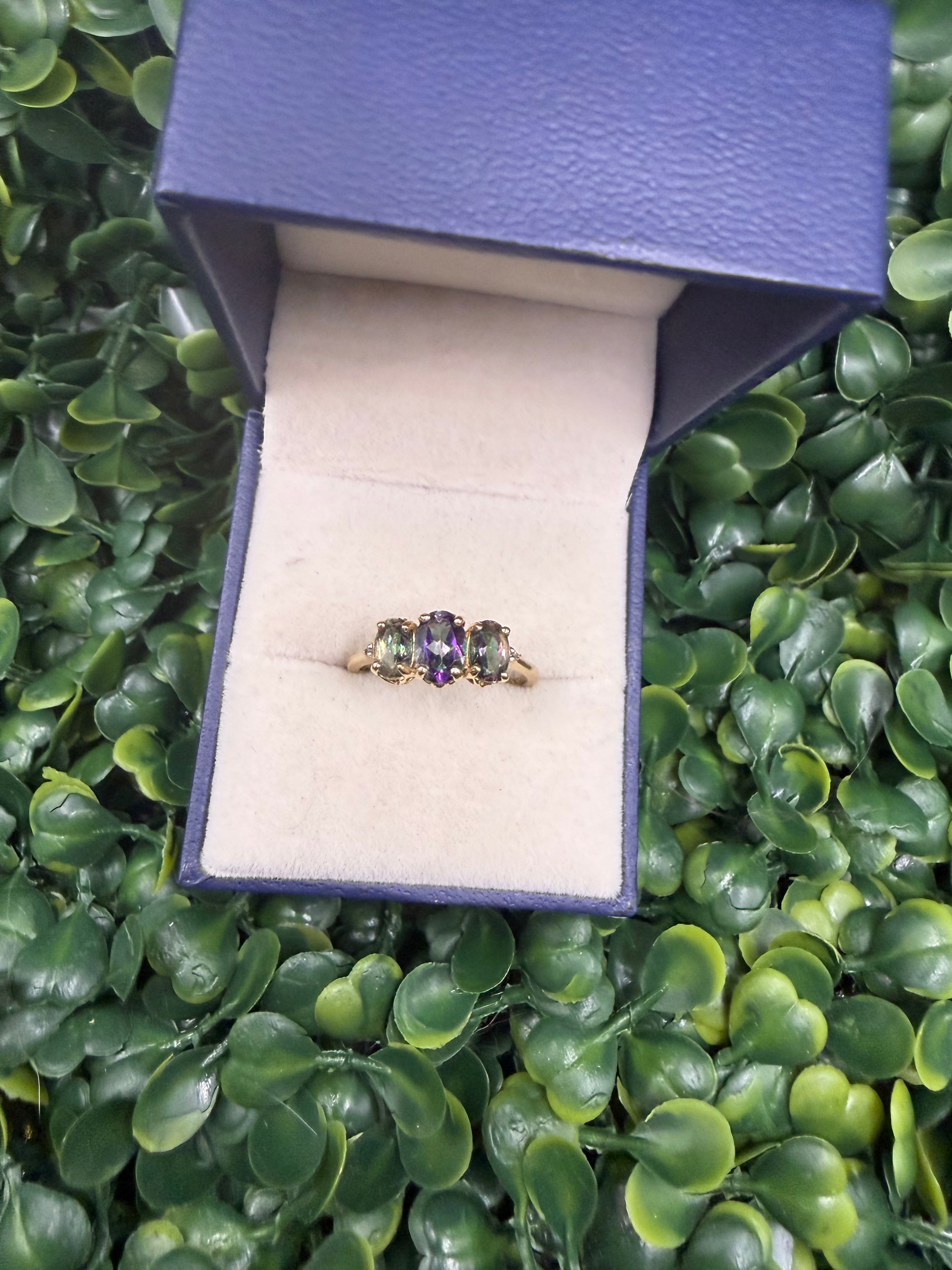 Vintage 10k Yellow Gold Mystic Topaz Ring size 8