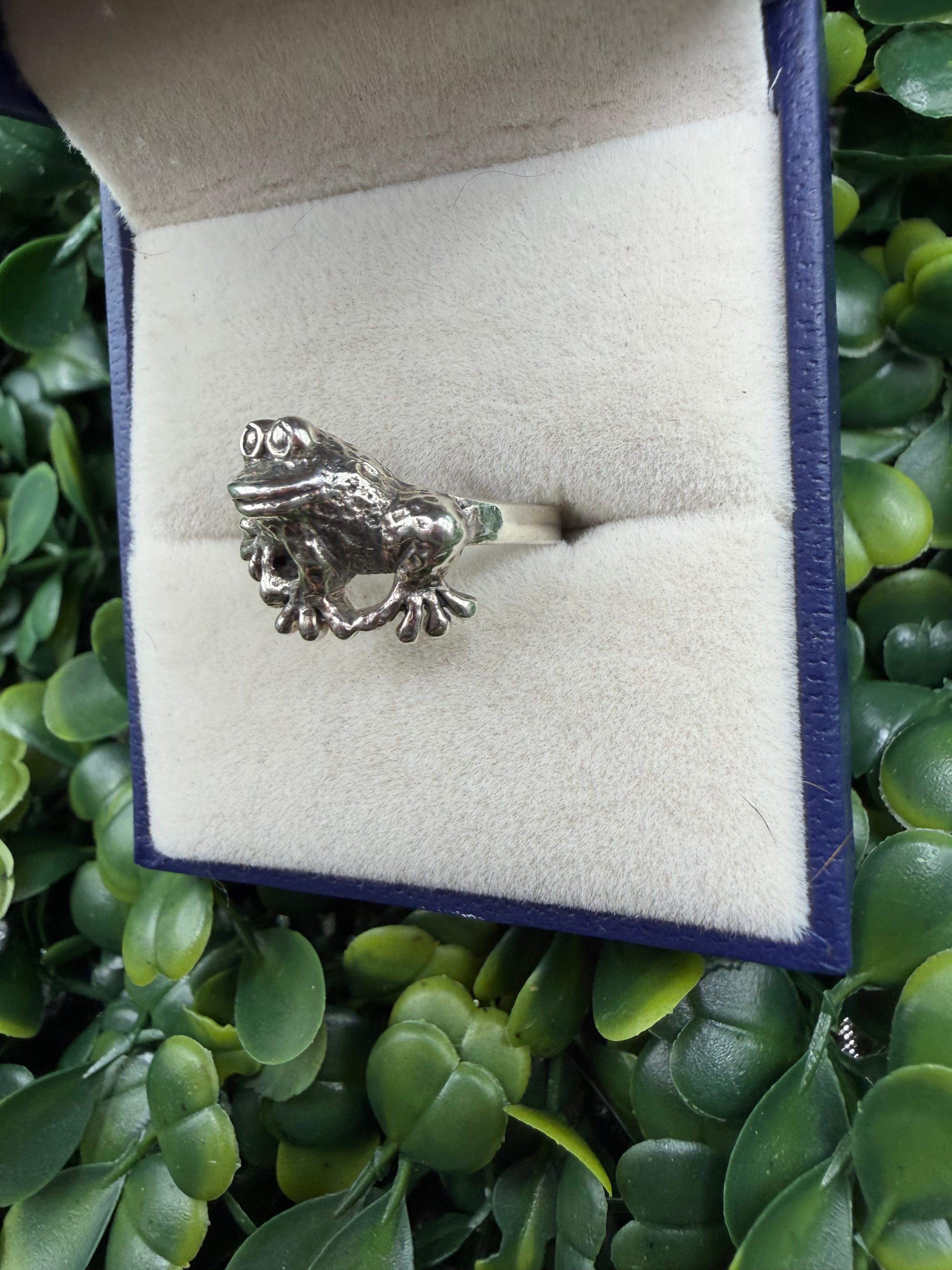 Vintage Sterling Silver Froggy Ring size 6.75