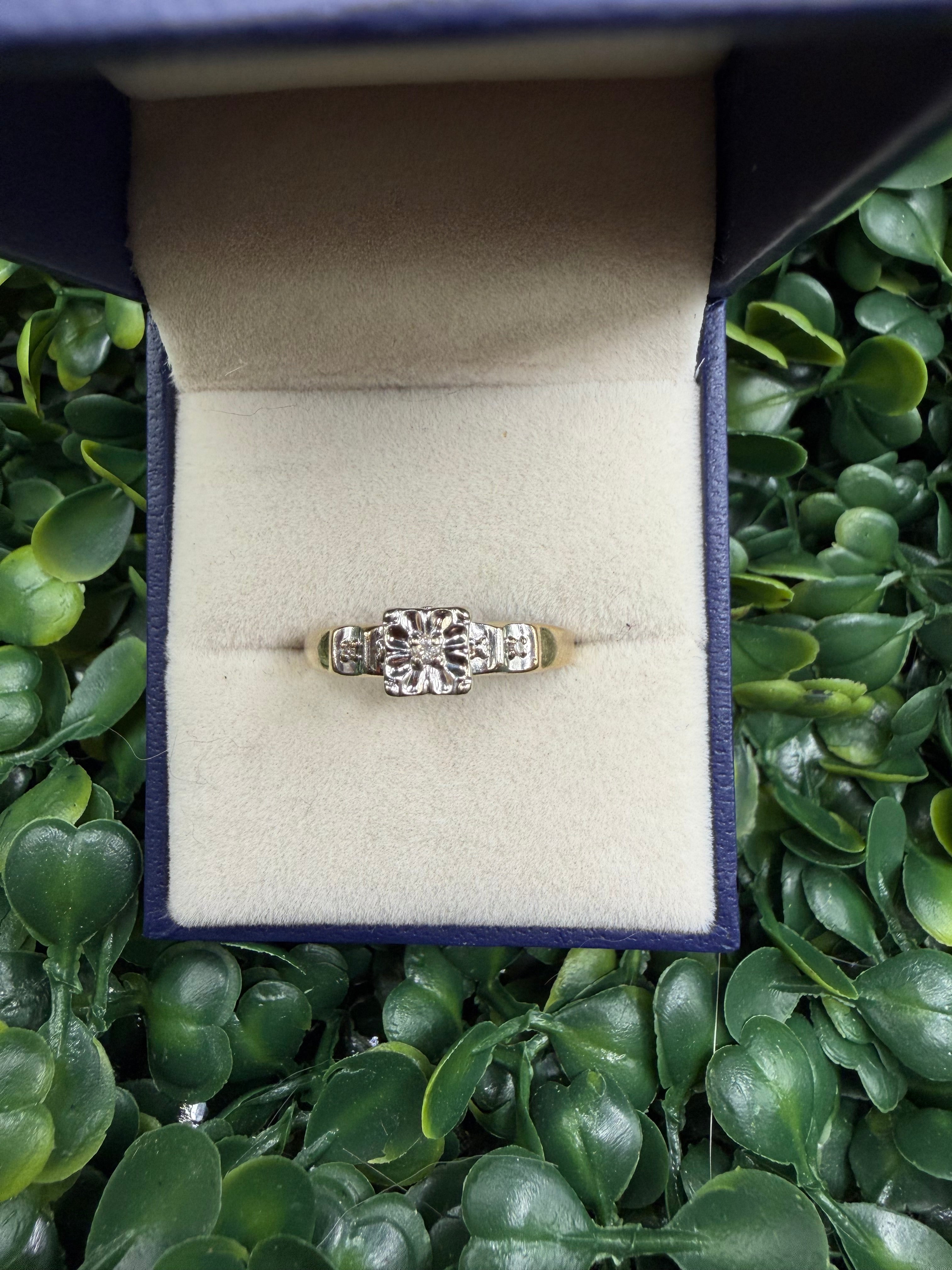 Antique 10k Yellow and White Gold Diamond Ring size 9.5