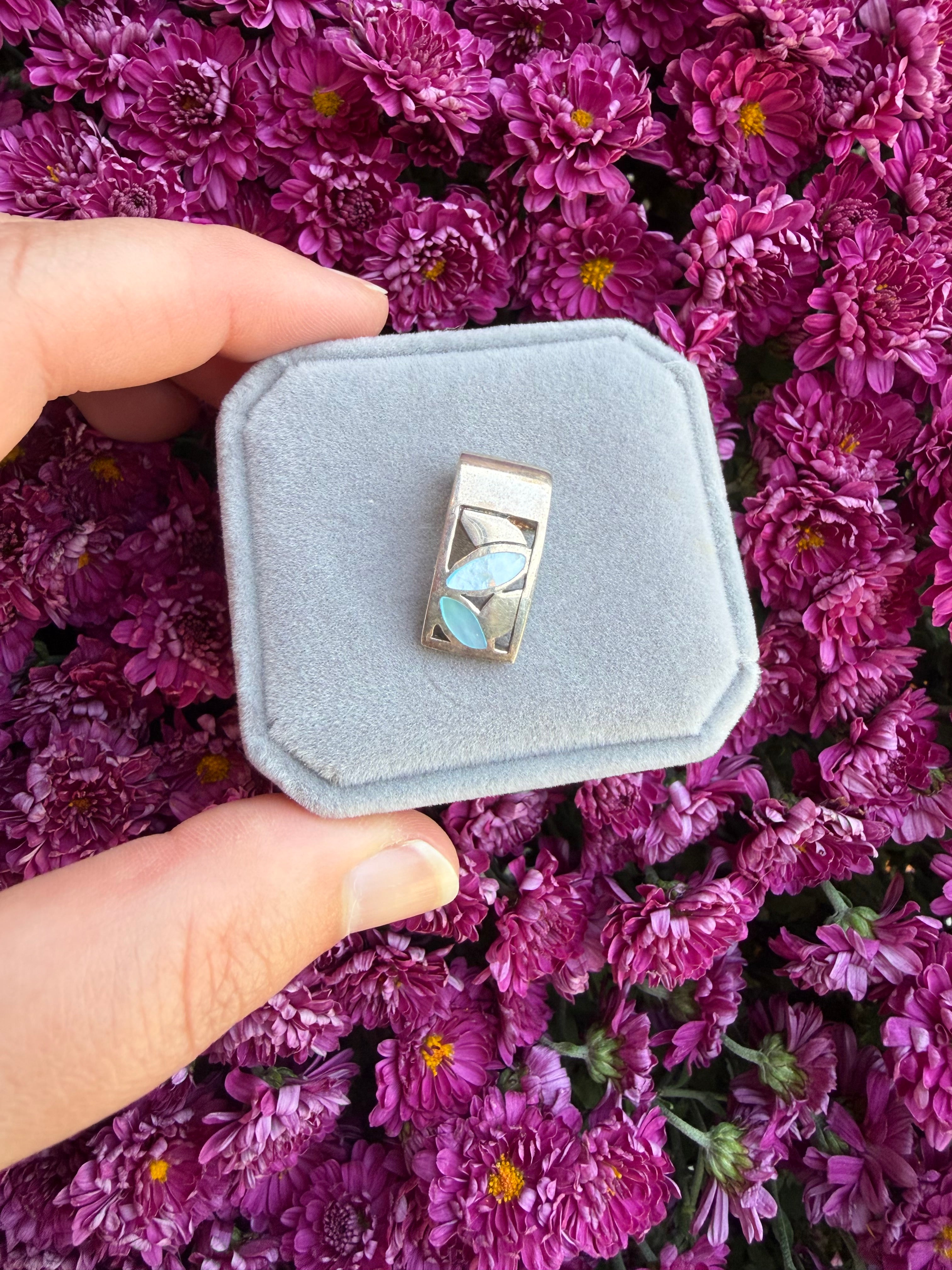 Vintage 925 Sterling Silver and Mother of Pearl Pendant
