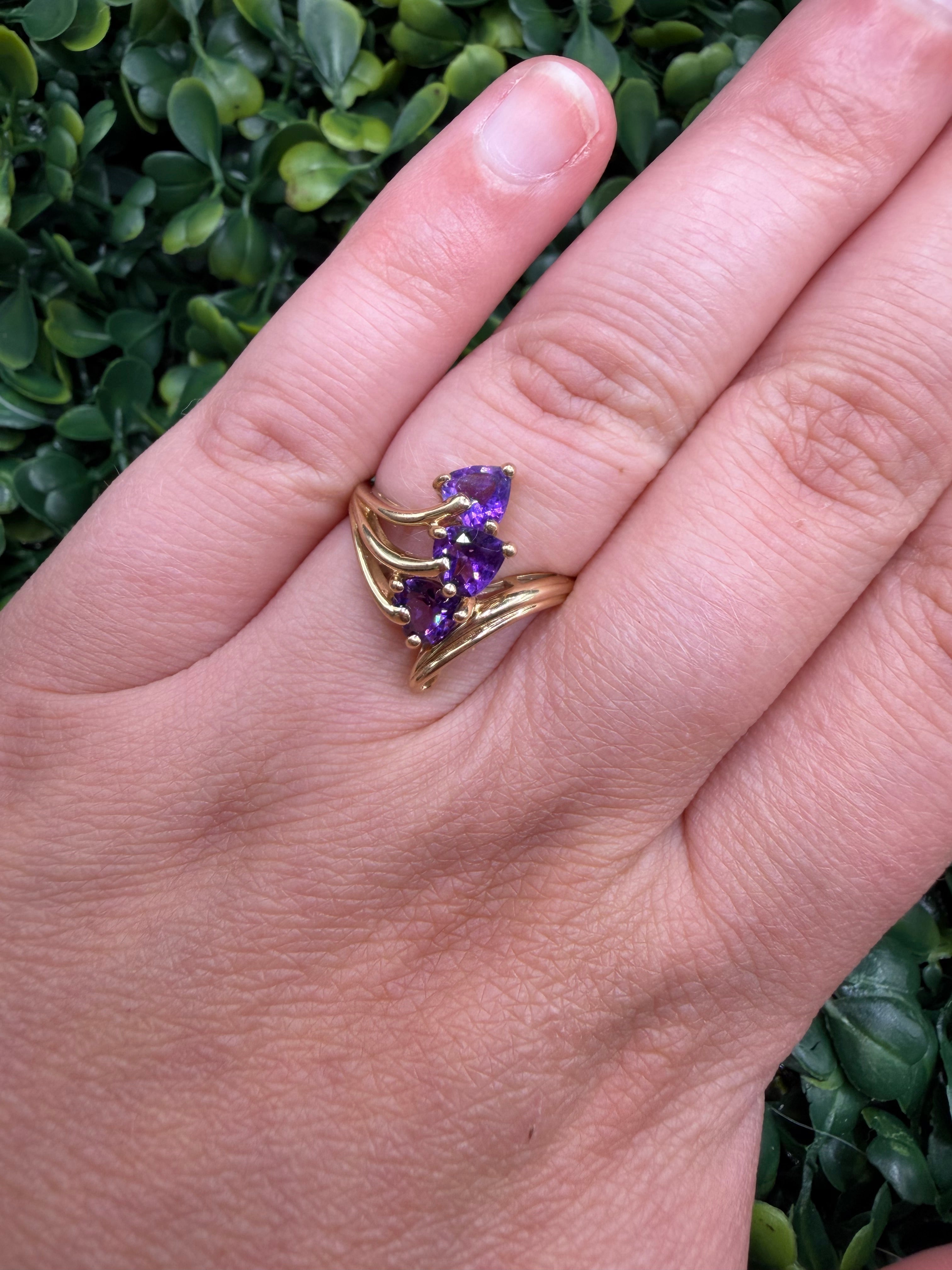 Vintage 10k Yellow Gold and Amethyst Ring size 7.5