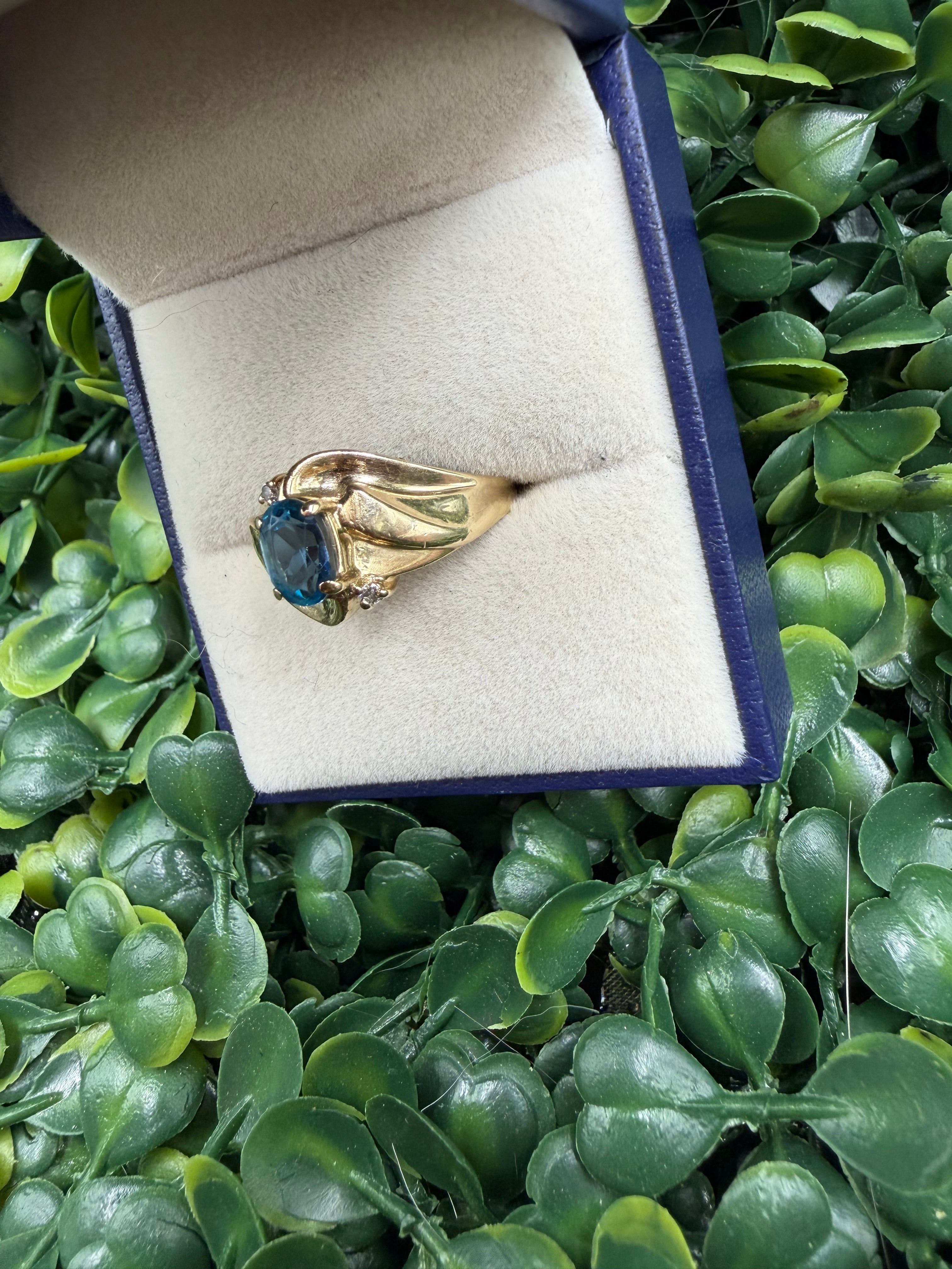 Vintage 10k Yellow Gold Ring w/ Blue Topaz and Diamonds size 6.5