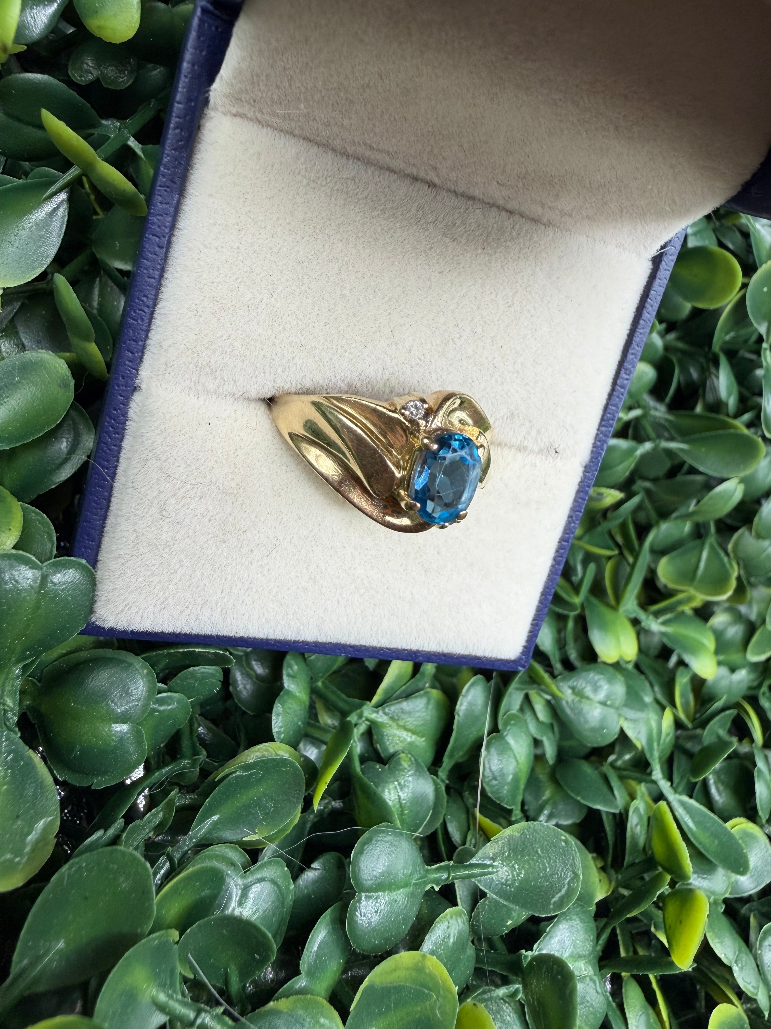 Vintage 10k Yellow Gold Ring w/ Blue Topaz and Diamonds size 6.5