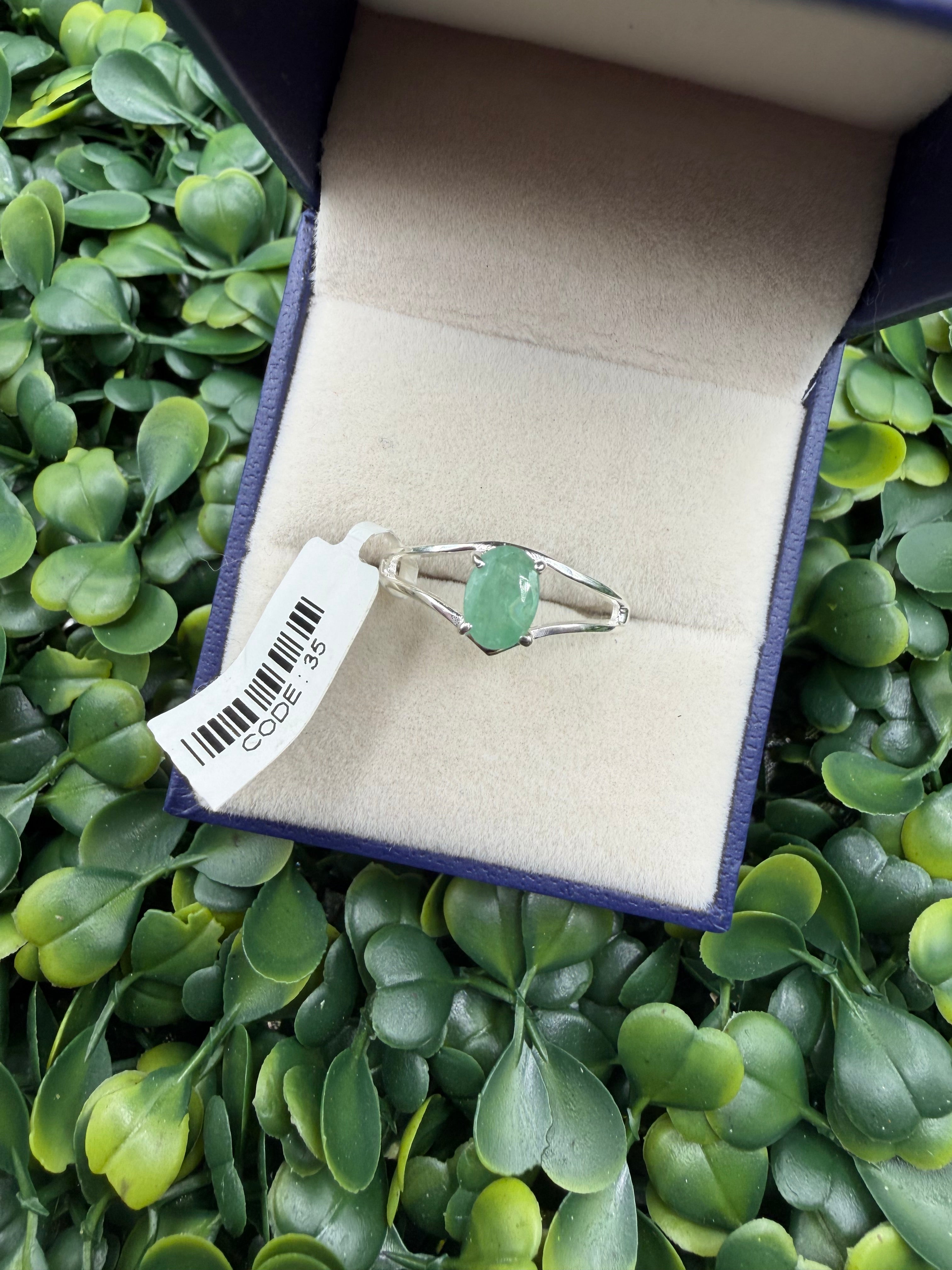 925 Sterling Silver and NATURAL Emerald Ring size 8