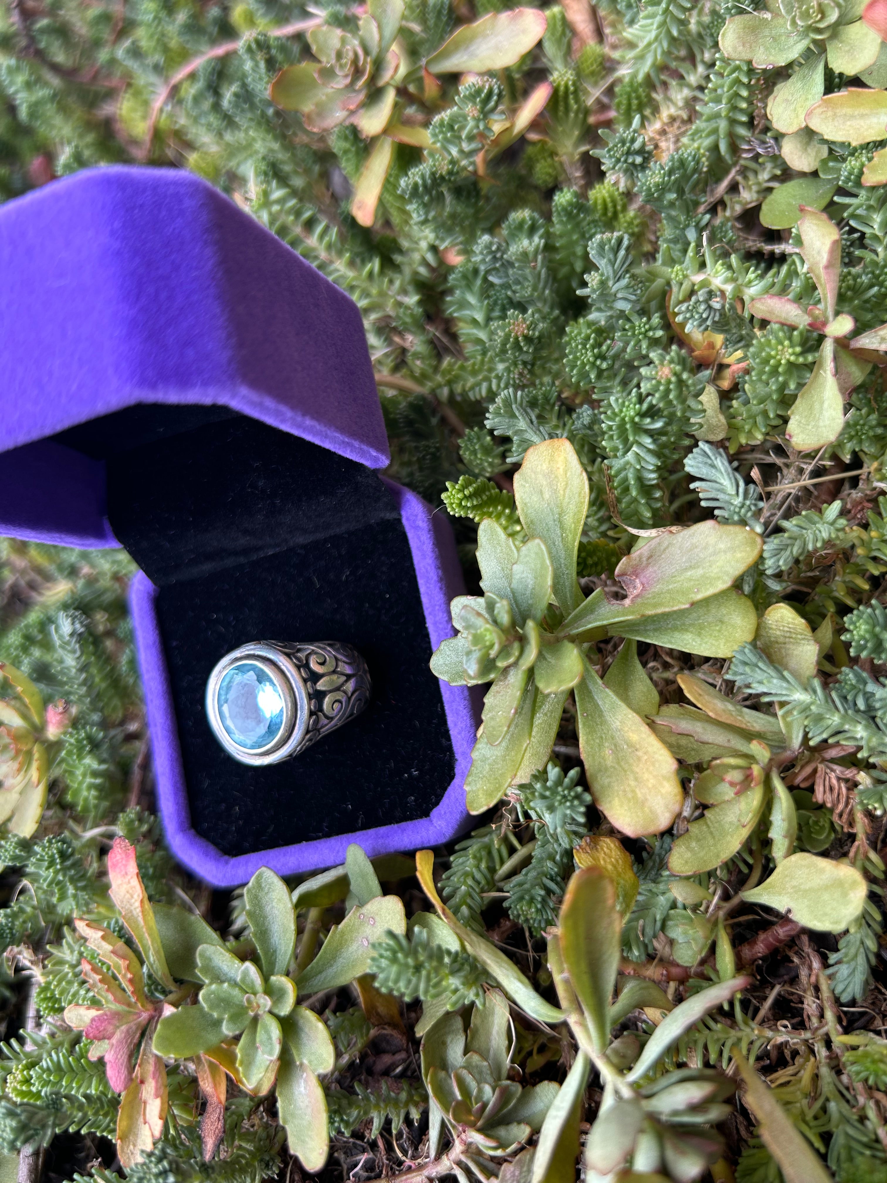 Vintage 925 Sterling Silver and Blue Topaz Ring w/ Thick Band size 6